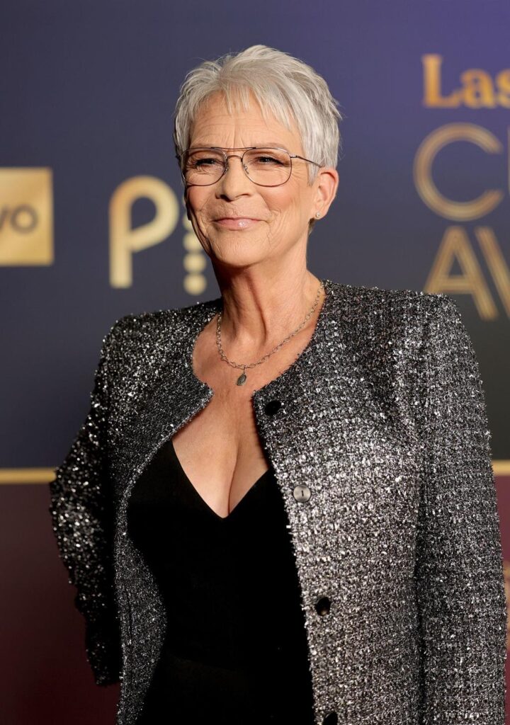 An Awkward Red Carpet Exchange Involving Jamie Lee Curtis and Another ...